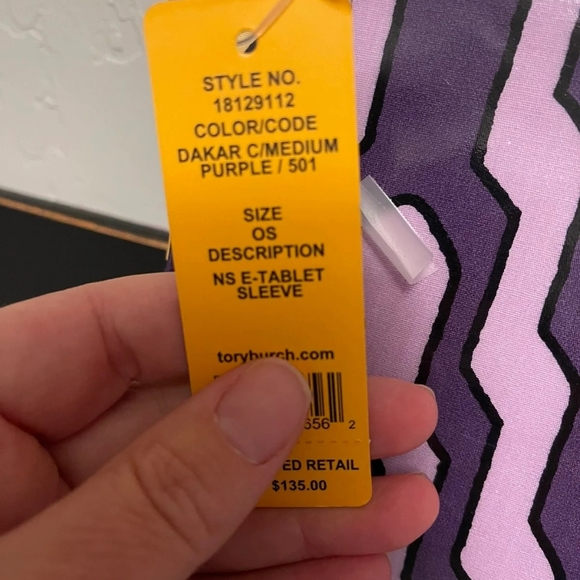 BRAND NEW Tory Burch Laptop Case - Picture 3 of 3